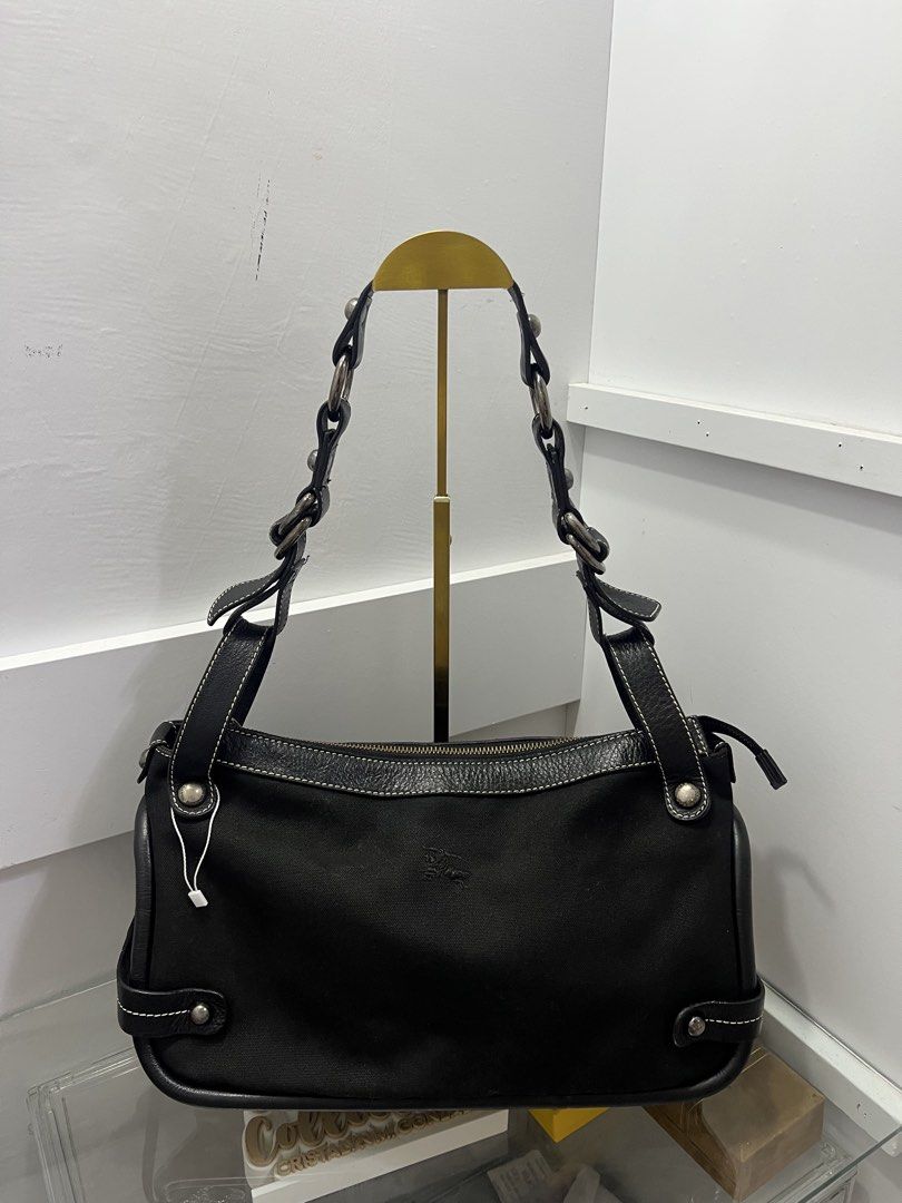 Burberry Canvas Hobo (Category: Luxury Bags & Wallets) located in Cabanatuan. Submitted by cristalyngonzales (Listing ID 1448601501, Image 1). Description: Burberry 💯 canvas / leather hobo bag 5,800 Php Very good cond. minimal usage only (canvas not faded) 🖤.