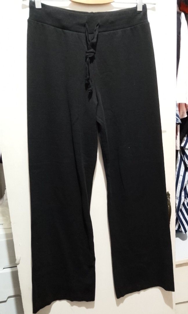 Calista Harper Trouser Pants (Large, 28-40) (Category: Other Bottoms) located in Rizal. Submitted by rmrkshmc (Listing ID 1448487222, Image 2). Description: - Large size - fits waist 28-40 in - Elastic waistband with drawstring tie - only used once - Ideal for casual wear or lounging - mop: gcash - loc: Mayamot, Antipolo.