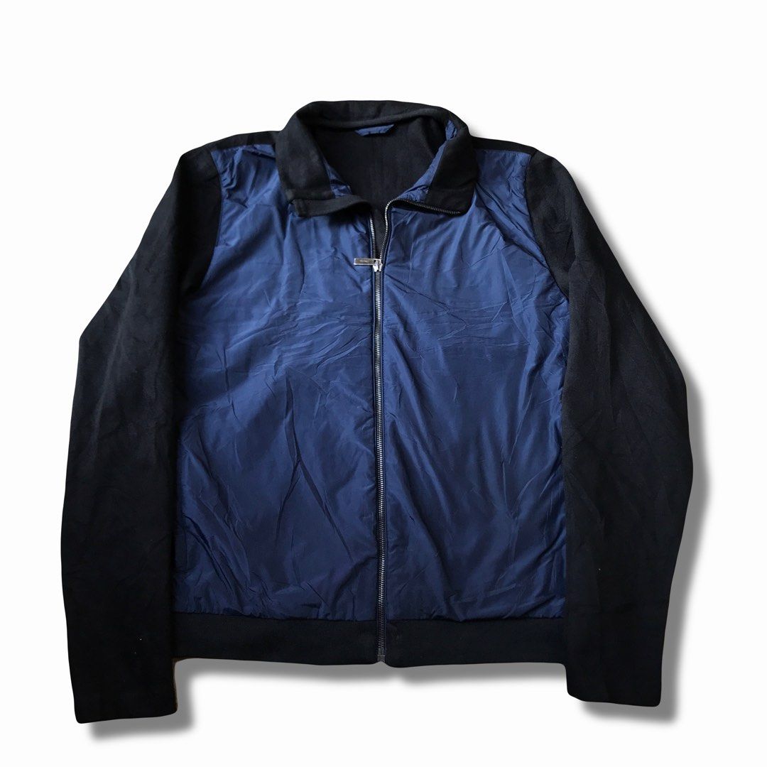 Calvin Klein 2 way color jacket (Category: Coats, Jackets and Outerwear) located in Bulacan. Submitted by rage_against_stitches.ph (Listing ID 1448648669, Image 1). Description: L 25.5 W 20 excellent condition Riri Underzip.