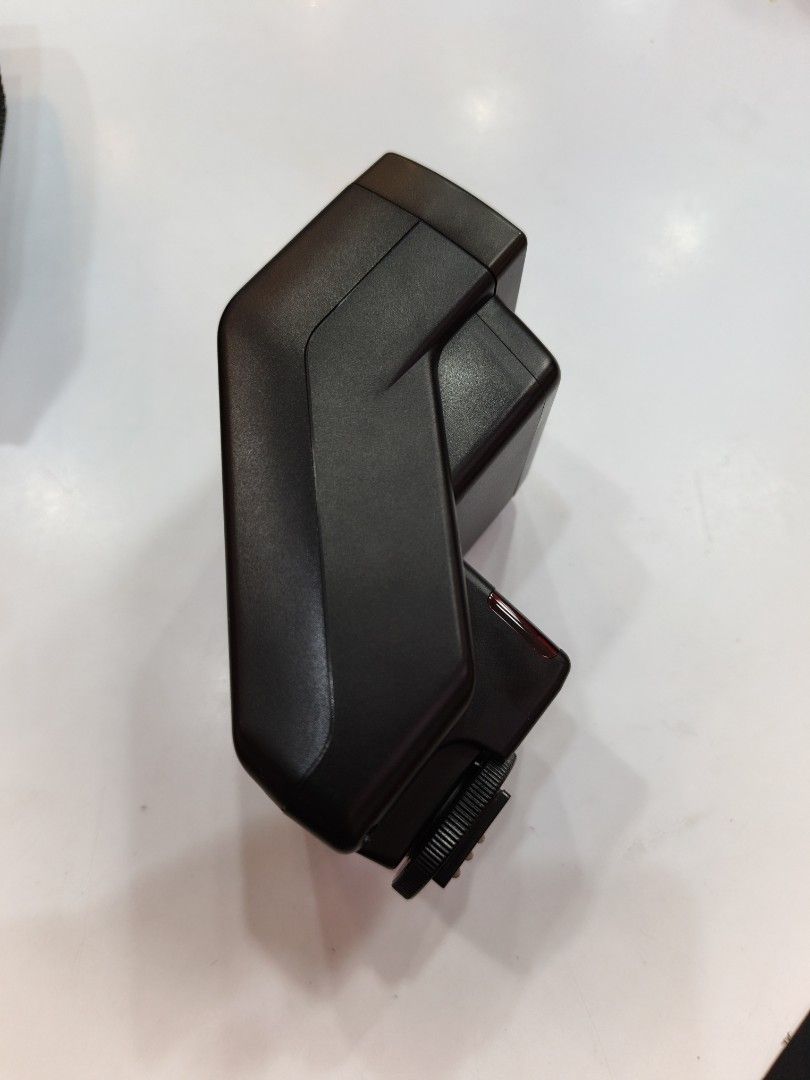 Canon Speedlite 300EZ External Flash with Case (Category: Flashes) located in Manila. Submitted by hashimama (Listing ID 1448658464, Image 2). Description: FULLY WORKING - Canon Speedlite 300EZ external flash - Includes original Canon leather case - Compact and portable design - Enhances photo lighting quality - Ideal for Canon camera users - Ready for its next owner Can meetup on any LRT/MRT stations.
