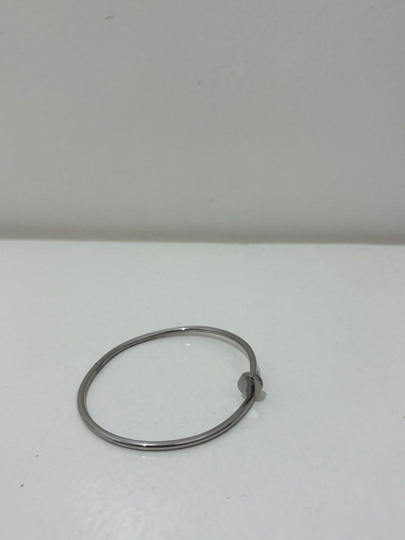 Cartier un clou bracelet 19CM (Category: Luxury Accessories) located in Dagupan City. Submitted by raregrail.co (Listing ID 1448622967, Image 3). Description: .