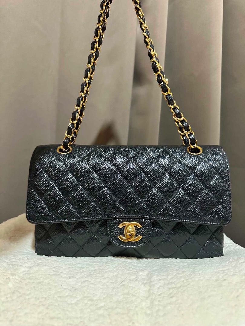 Chanel Black Caviar Medium (Category: Luxury Bags & Wallets) located in Marikina City. Submitted by annloreyn30 (Listing ID 1448651139, Image 1). Description: Chanel Black Quilted 27 series Medium Double Flap Caviar leather GHW. Inclusions: Dust Bag & Entrupy Retails for ₱390k-480k Our offer: 🔖338k only.
