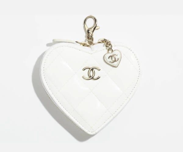 Chanel Coin Purse (Category: Luxury Bags & Wallets) located in Makati City. Submitted by doll4real (Listing ID 1448690249, Image 1). Description: .