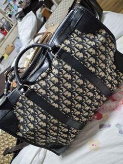 (Category: ) located in . Submitted by dior_is_love (Listing ID 1448636558, Image 1). Description: .