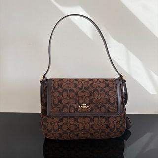 （分類：）位於 。 由 bellezza. 提交（商品編號 1448571397，圖片 1）。簡介： 。