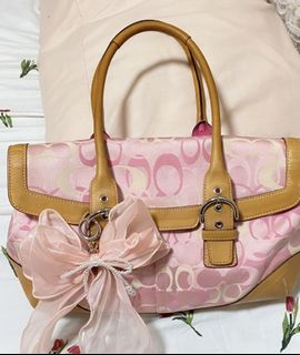 (Category: ) located in . Submitted by declutches (Listing ID 1448488610, Image 1). Description: .
