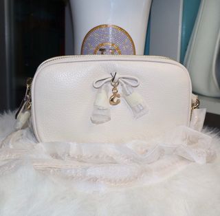 (Category: ) located in . Submitted by bccloset_ (Listing ID 1448539141, Image 1). Description: .