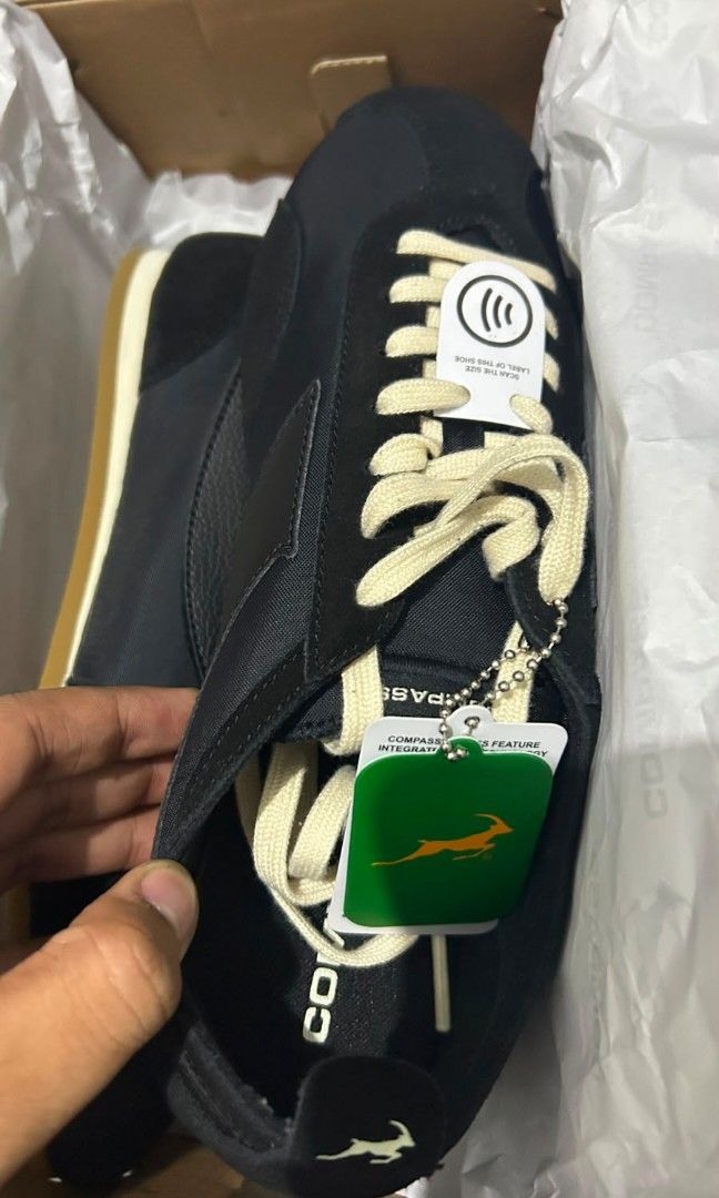 COMPASS LEGASI (Kategori: Sneakers) berada di Jakarta Timur. Dikirim oleh lintangarya_313 (ID iklan 1448684947, Gambar 2). Deskripsi: Compass Legasi Black Gum size 41 Brand New In Box, jual miring aja karena tidak jadi dipake. COD Jaktim pulogadung rawamangun sekitarnya. kirim kirim juga bisa 👌🏽.