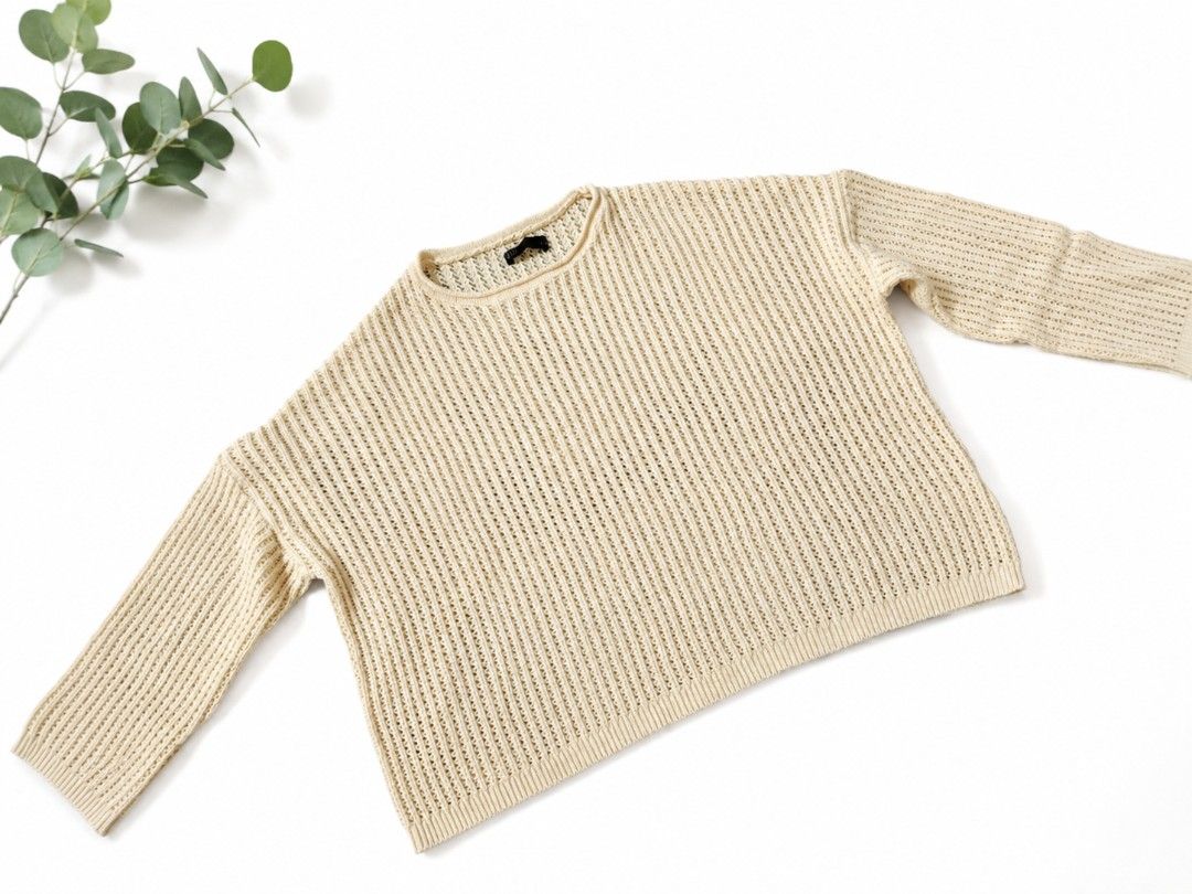 Cropped Knitwear (Category: Blouses) located in Kuala Lumpur. Submitted by arieariena (Listing ID 1448510419, Image 1). Description: Saiz s fit to m Can DM for details :) Available untuk pos :) .