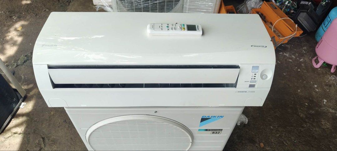 Daikin 1.5HP Inverter Split type Aircon (Category: Air Conditioning and Heating) located in Manila. Submitted by marquezpa52205 (Listing ID 1448603138, Image 1). Description: - Daikin Inverter Air Conditioner Unit - Includes Remote Control - White Color - R32 Refrigerant - Excellent for Cooling - Ready for a New Home - Please check photos for details.