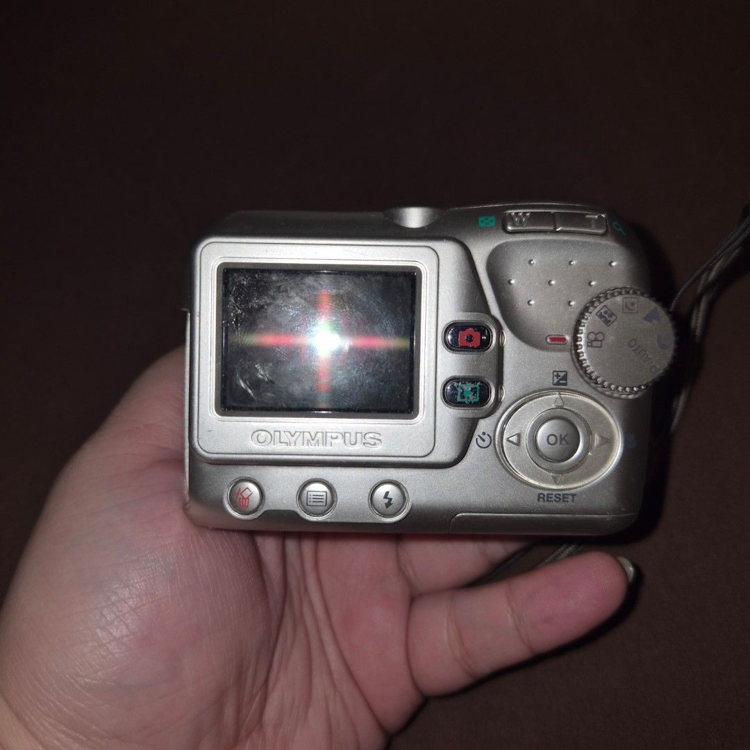 Defective Olympus FE 110 Digital Camera Digicam (Category: Cameras) located in Quezon City. Submitted by nicole.56334 (Listing ID 1448568644, Image 2). Description: ⚠️ ⚠️ ⚠️ ⚠️ ⚠️ DEFECTIVE ITEM ⚠️ ⚠️ ⚠️ ⚠️ ⚠️ Olympus FE 110 Digital camera / Digicam Point and shoot Powered by two AA batteries Tested, not booting anymore Needs cleaning Only suitable for props Shipping via J&T or Lalamove Pick up is at Zabarte road, Q.C..
