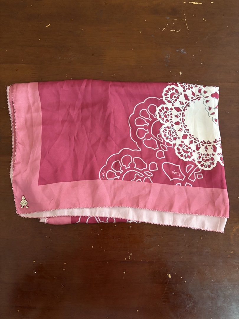 dUCk Doily in red velvet shawl (Category: Hijabs) located in Kuala Lumpur. Submitted by prelovedbyme_kl (Listing ID 1448694383, Image 3). Description: dUCk Doily in red velvet shawl -brqnd new -no box.