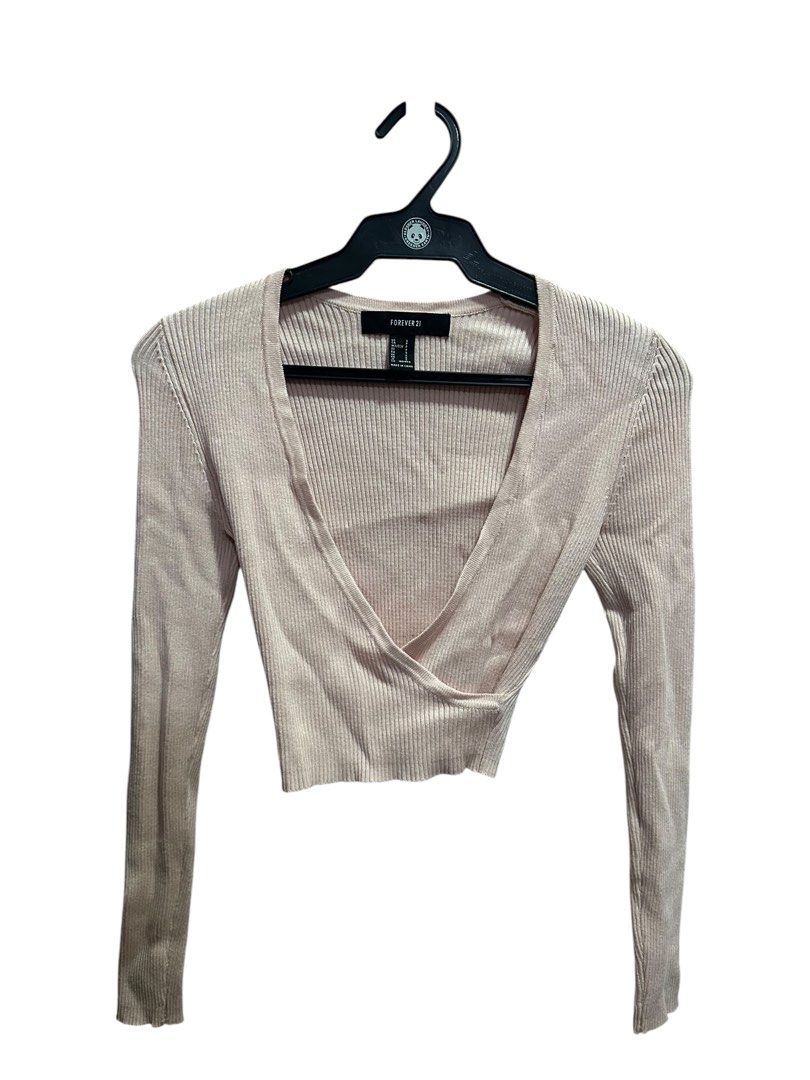 Forever21 Ribbed Longsleeves (Category: Longsleeves) located in Cabanatuan. Submitted by sabbbiee (Listing ID 1448649604, Image 1). Description: 🌷 Decluttering my closet! Selling my pre-loved clothes that are still in great condition. Affordable prices, well-loved, and located in Cabanatuan City. Shipping fee is shouldered by the buyer. Feel free to message me for more details! 💕.