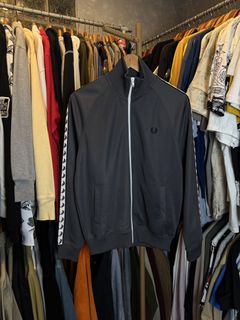 (Category: ) located in . Submitted by stockedclothing047 (Listing ID 1448495087, Image 1). Description: .