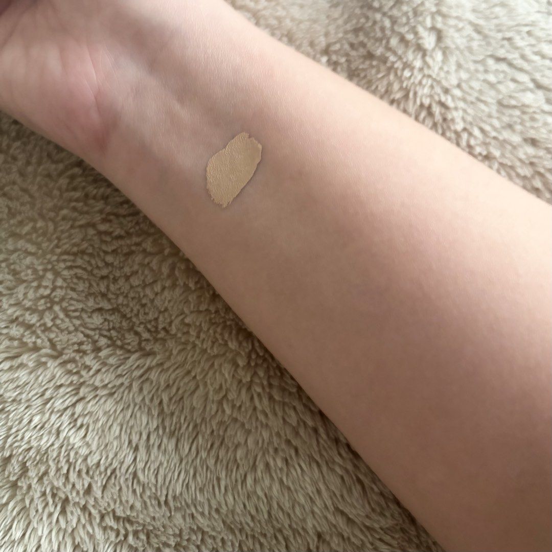 Giorgio Armani Power Fabric Conceealer (Category: Makeup) located in San Juan City. Submitted by _ands_ (Listing ID 1447187166, Image 2). Description: - Well-used - Good for light-medium skintone - The shade number faded already, please refer to 2nd photo for swatch - I estimate it should have around 50% remaining based on my usage ❗️Because the product doesn’t move around easily, I cannot see how much product is left. Please refrain from asking 