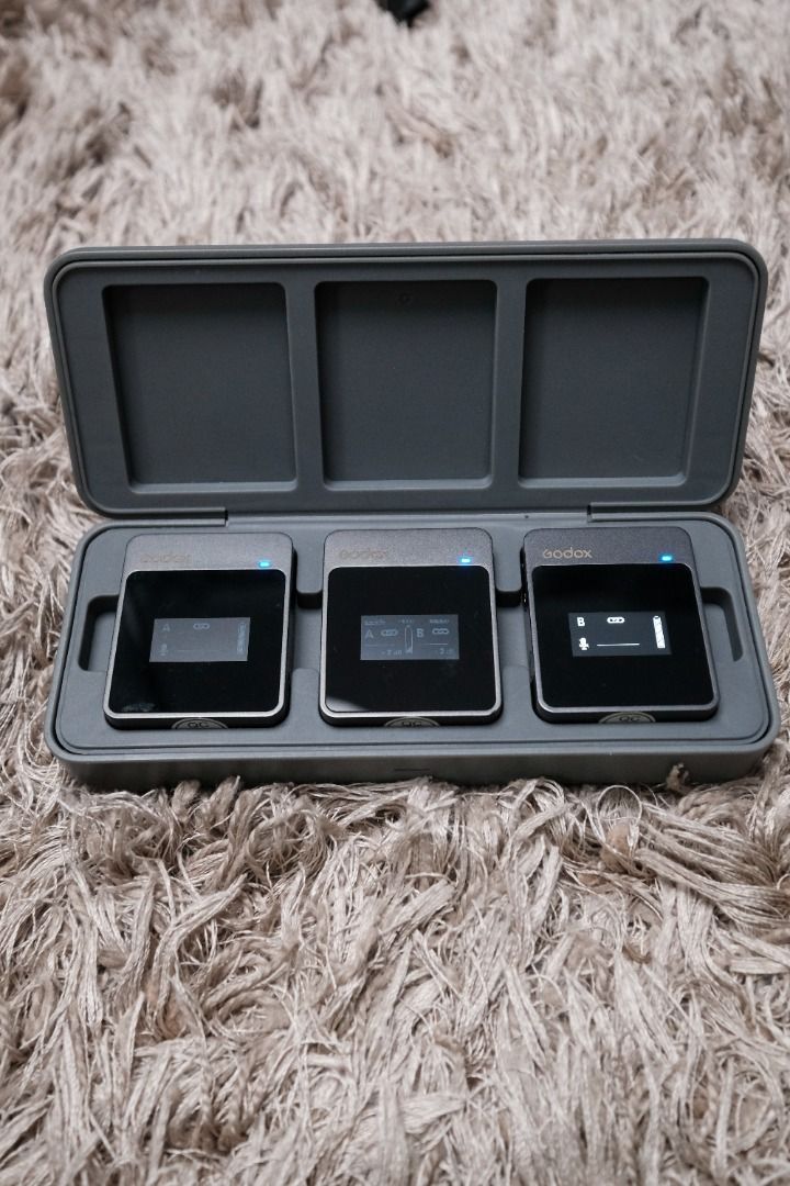 Godox Wireless Lavalier Microphone System with 3 Transmitters (Category: Microphones) located in Manila. Submitted by forsalebyalps (Listing ID 1448692576, Image 1). Description: - Godox Wireless Lavalier Microphone System - Includes 3 transmitters - Comes with a convenient charging case - Also includes a coiled cable and furry windscreen - Ideal for high-quality audio recording - All items pictured are included.