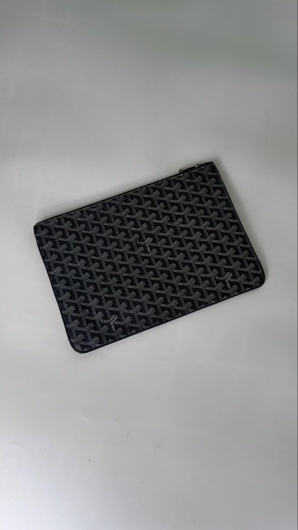 Goyard clutch (Category: Luxury Bags & Wallets) located in Iloilo. Submitted by ukayhunter.ilo (Listing ID 1448504943, Image 1). Description: Goyard senat clutch Coded Noflaws Like new.
