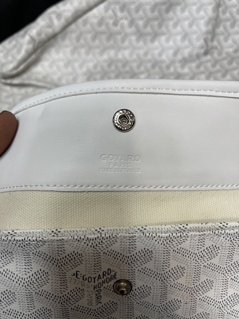 Goyard Paris White Monogram Hobo Bag with Pouch (Category: Luxury Bags & Wallets) located in San Jose. Submitted by pillowieone (Listing ID 1448653601, Image 1). Description: - Authentic white Goyard hobo bag - Classic Goyardine monogram print - Comes with a matching pouch - Interior is clean and well-maintained - Zipper operates smoothly - Made in France - Ideal everyday bag for style and practicality.
