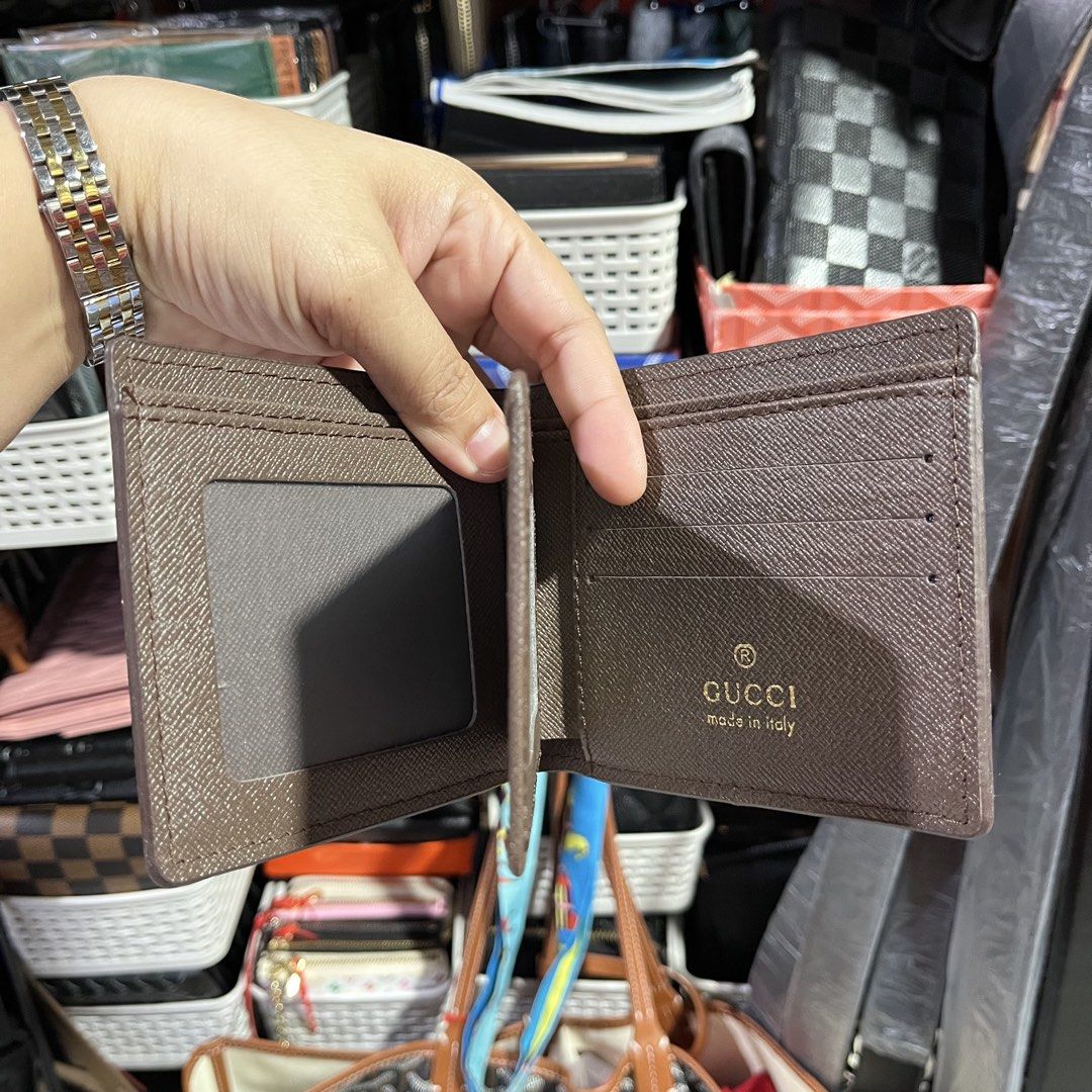 gucci mens wallet (Category: Wallets & Card holders) located in Manila. Submitted by lizzy.cloud (Listing ID 1448602527, Image 2). Description: .