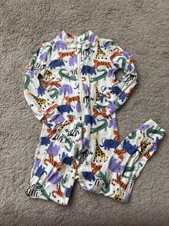 (Category: ) located in . Submitted by wunderwardrobe (Listing ID 1448513426, Image 1). Description: .