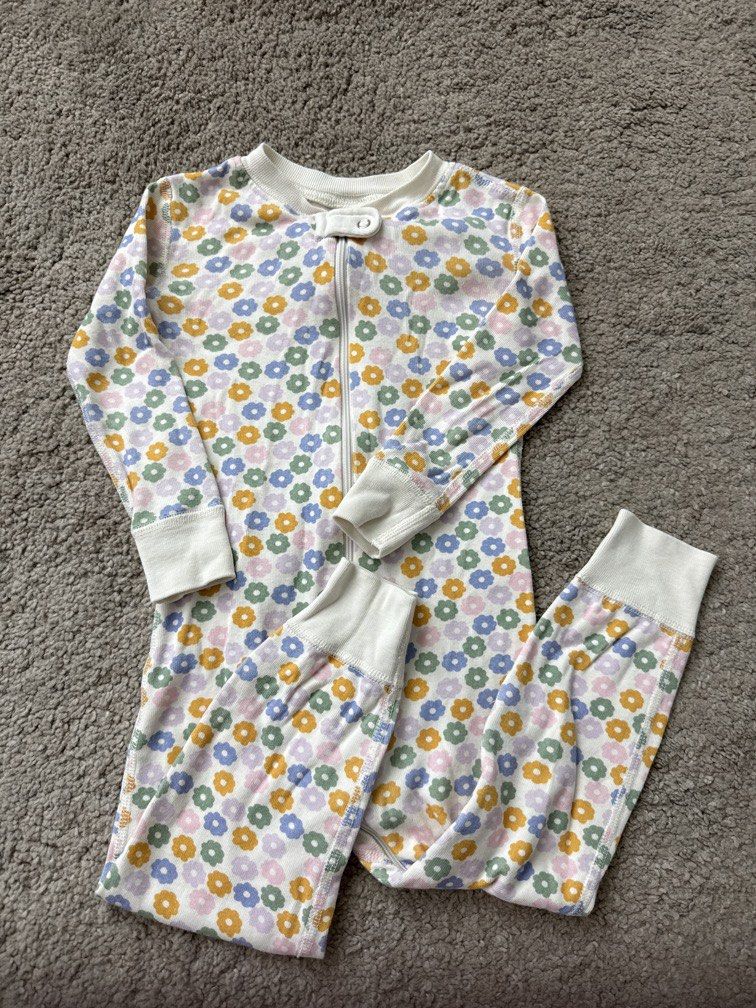 Hanna Andersson floral printed pajama (3 yrs) (Category: Babies & Kids Fashion) located in Makati City. Submitted by wunderwardrobe (Listing ID 1448513151, Image 1). Description: .