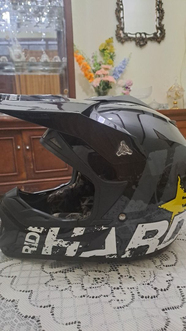 Helm Trail (Kategori: Aksesoris Mobil) berada di Jakarta Barat. Dikirim oleh sripurna08 (ID iklan 1448527908, Gambar 2). Deskripsi: Merk grayfosh, warnahitam, kondisi 95%.