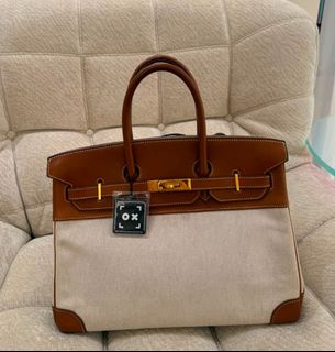 (Category: ) located in . Submitted by onesvintageluxury (Listing ID 1447709150, Image 1). Description: .