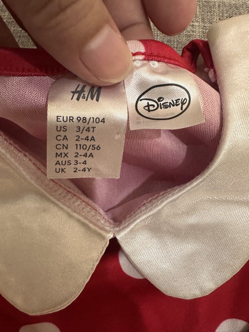 H&M Minnie Mouse Dress (Category: Babies & Kids Fashion) located in Manila. Submitted by bduchess (Listing ID 1448490148, Image 2). Description: Minnie Mouse dress set 2-4years old on tag Originally bought for 1549 selling for 500 only Flaw: Minor run on the ribbon part .