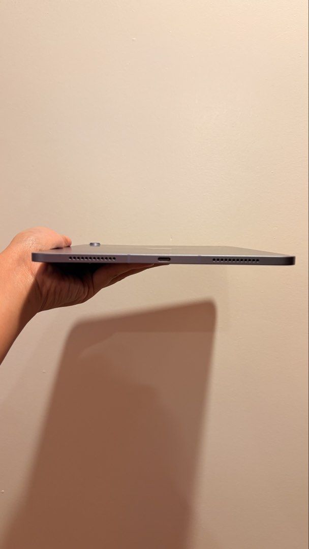 Ipad Air 5th gen (256 gb + wifi only) (Category: Other Mobile & Gadget Accessories) located in Taguig. Submitted by BAVDsroom (Listing ID 1448692966, Image 3). Description: No scratches and dents No charger included Meet up only!!!.