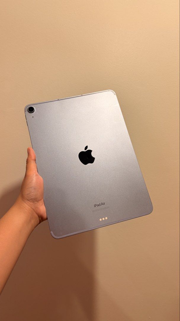 Ipad Air 5th gen (256 gb + wifi only) (Category: Other Mobile & Gadget Accessories) located in Taguig. Submitted by BAVDsroom (Listing ID 1448692966, Image 2). Description: No scratches and dents No charger included Meet up only!!!.