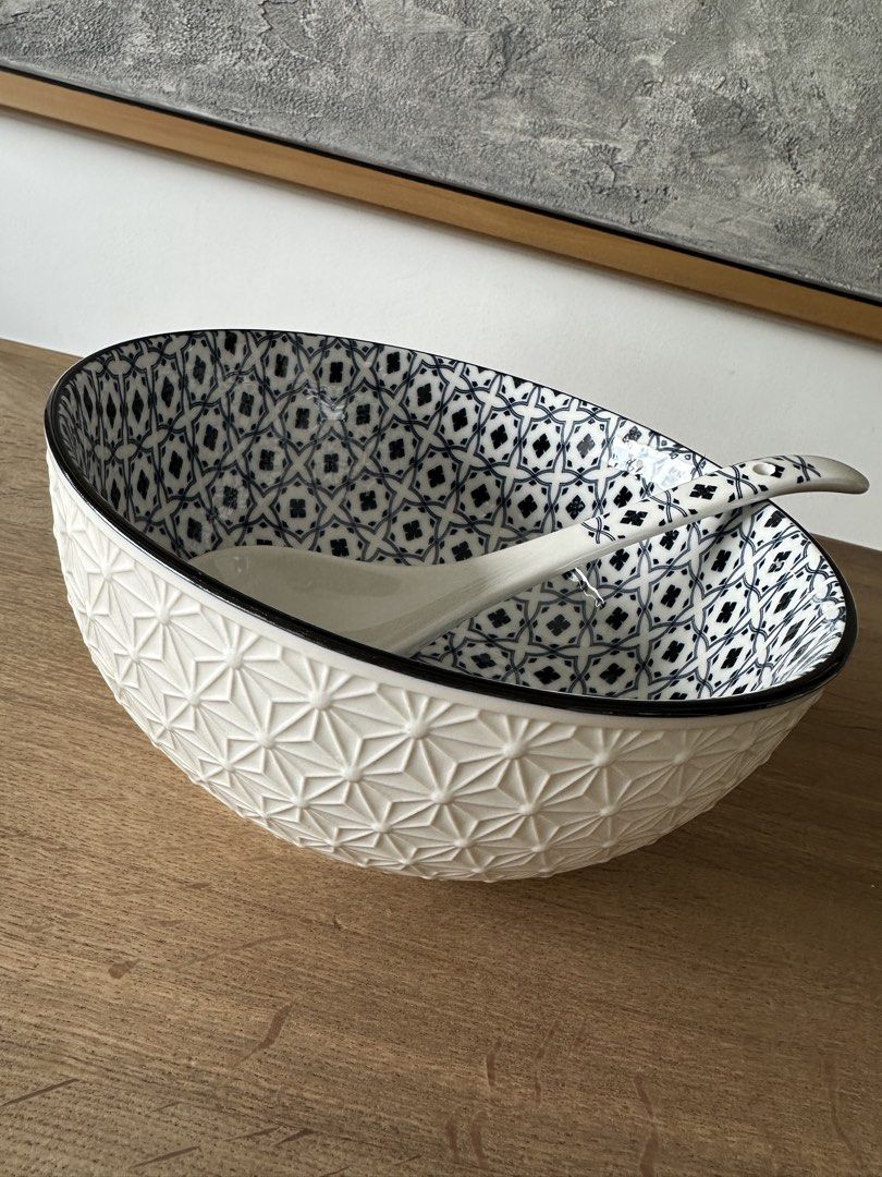 Japanese Style Serving Bowl with Spoons