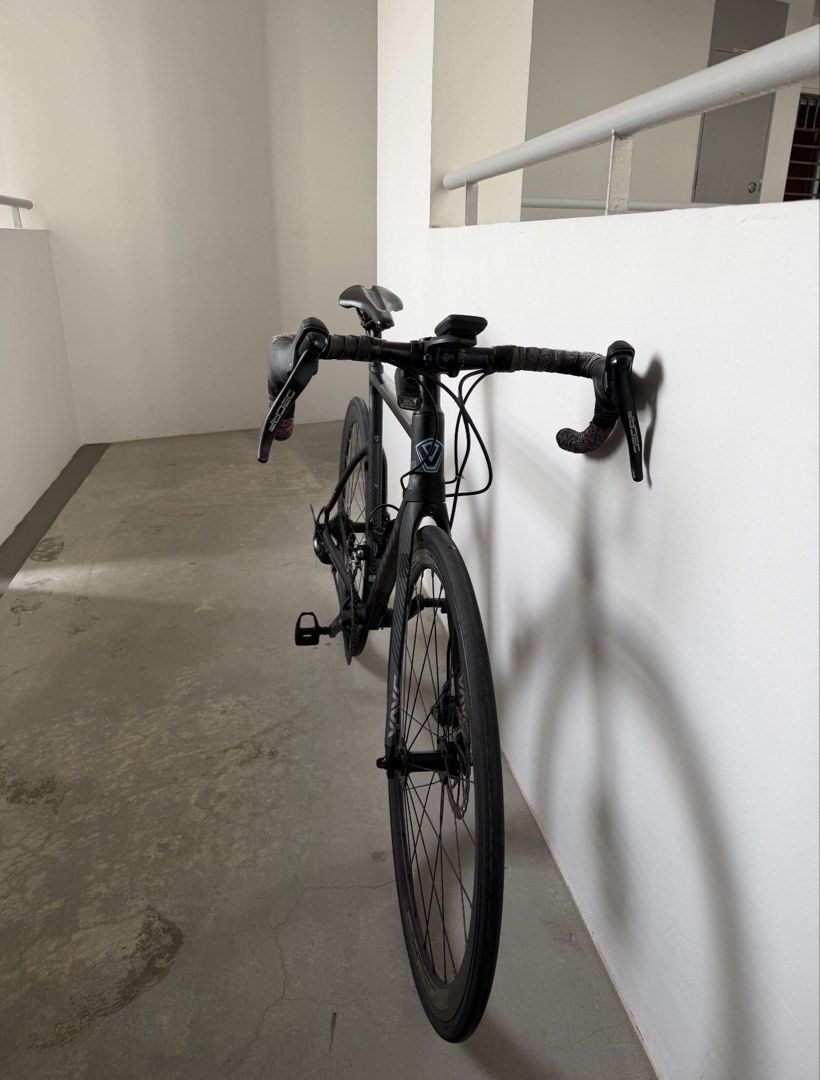 Java Siluro 3 (Category: Bicycles) located in Singapore. Submitted by unknown_kid (Listing ID 1448681062, Image 1). Description: RFS: not riding anymore, my lost ur gain. Take and Go ready to ride Frame Size - 53 Groupset - Sora Handlebar grip worn out thats all ‼️Upgrades‼️ (Worth $150++): Shimano RC1 Cycling Shoes Shimano Clipless Pedals Xoss Bike Computer Rockbros Front Light Dual colour Back Light .