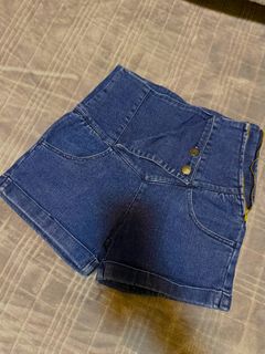 (Category: ) located in . Submitted by prelovedbyaisc (Listing ID 1441999130, Image 1). Description: .
