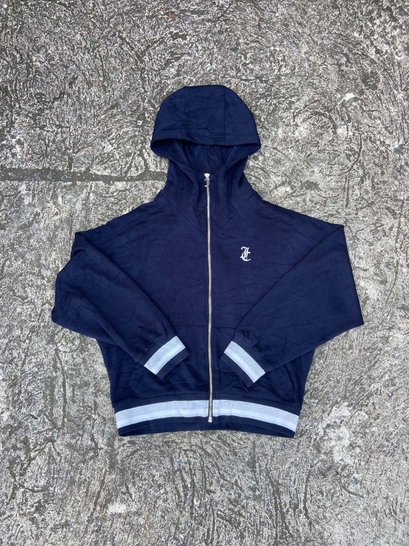 Juicy Couture Zip-Up Hoodie (Category: Hoodies) located in Davao. Submitted by giyuu06 (Listing ID 1448626916, Image 2). Description: Juicy Couture Zip-Up Hoddie | Medium | Excellent Condition L 22 W 23 SL 18.