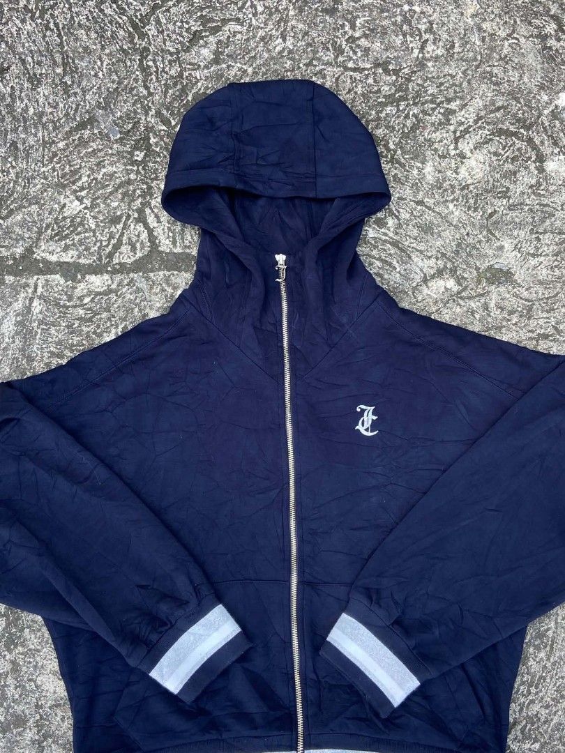 Juicy Couture Zip-Up Hoodie (Category: Hoodies) located in Davao. Submitted by giyuu06 (Listing ID 1448626916, Image 3). Description: Juicy Couture Zip-Up Hoddie | Medium | Excellent Condition L 22 W 23 SL 18.