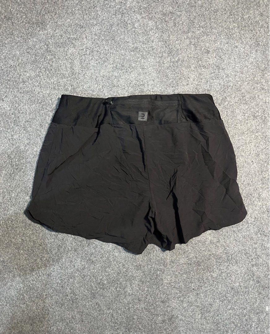 Kalenji Black Running Shorts (Category: Shorts) located in Sultan Kudarat. Submitted by c_jay28 (Listing ID 1448650577, Image 3). Description: - Brand: Kalenji - Color: Black - Type: Running Shorts - Material: Lightweight and breathable - Features: Elastic waistband for a comfortable fit - Best for: Workouts, running, casual wear - Size: Medium (M).