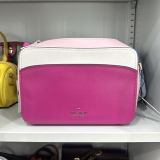 (Category: ) located in . Submitted by bccloset_ (Listing ID 1448540274, Image 1). Description: .