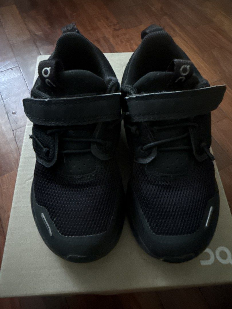 Kids ON Running Cloud Play (Category: Babies & Kids Fashion) located in Paranaque City. Submitted by stphraynes (Listing ID 1448583369, Image 1). Description: Kids Cloud Play - Pre-loved - Still in good Condition - Normal sign of usage.