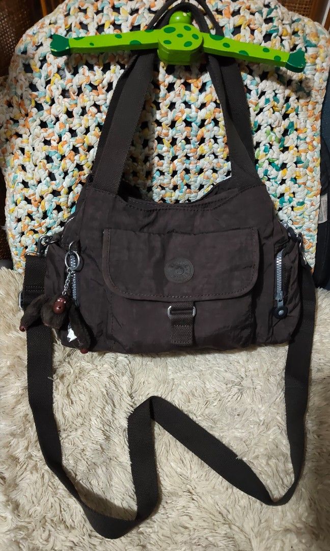 Kipling (Category: Cross-body Bags) located in Cebu City. Submitted by lumaynojes00490 (Listing ID 1448577208, Image 3). Description: good condition not faded 10/10 color rate.