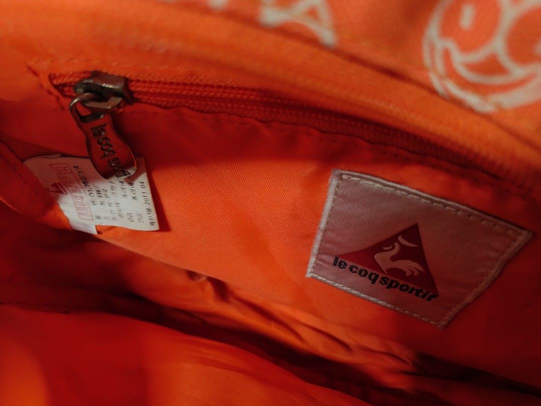 Le Coq Sportif Sling Bag (Category: Cross-body Bags) located in Quezon City. Submitted by trickstercollect (Listing ID 1448647500, Image 3). Description: Brand: Le Coq Sportif Issue: No Strap Condition: Excellent Meet up: Trinona or LRT 2 Anonas Shipping: LBC - Weekdays J&T - Weekends.