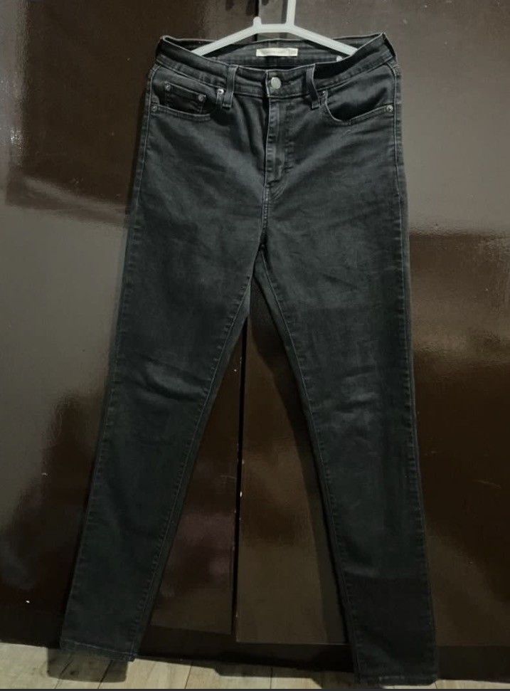 Levi's 501 Black Denim Jeans (Category: Coats, Jackets and Outerwear) located in Manila. Submitted by jansbenonlineshop18 (Listing ID 1448565785, Image 1). Description: - Classic Levi's 501 jeans - Black wash - High-waisted fit - Straight leg cut - Button fly closure - Durable denim - Versatile for everyday wear - slim fit - w.29 L 34.