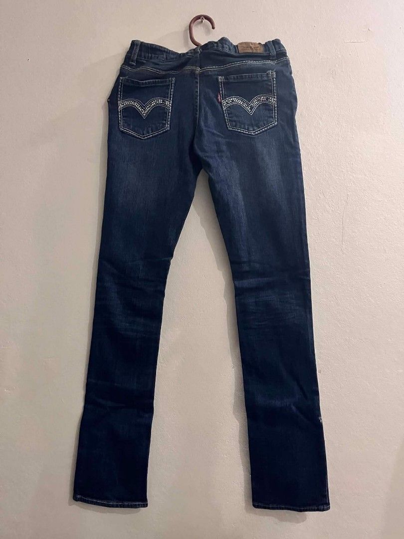 Levi's Girls Jeans Size 14 Regular (Category: Jeans) located in Taytay. Submitted by danielprad78683 (Listing ID 1448637124, Image 2). Description: - Dark wash Levi's jeans for girls - Size: 14 Regular - Classic Levi's stitching on back pockets with subtle embellishments - Adjustable waist inside - Made in China - Great for everyday wear.