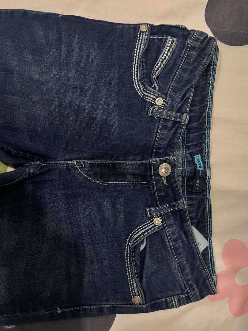 Levi's Girls Jeans Size 14 Regular (Category: Jeans) located in Taytay. Submitted by danielprad78683 (Listing ID 1448637124, Image 3). Description: - Dark wash Levi's jeans for girls - Size: 14 Regular - Classic Levi's stitching on back pockets with subtle embellishments - Adjustable waist inside - Made in China - Great for everyday wear.