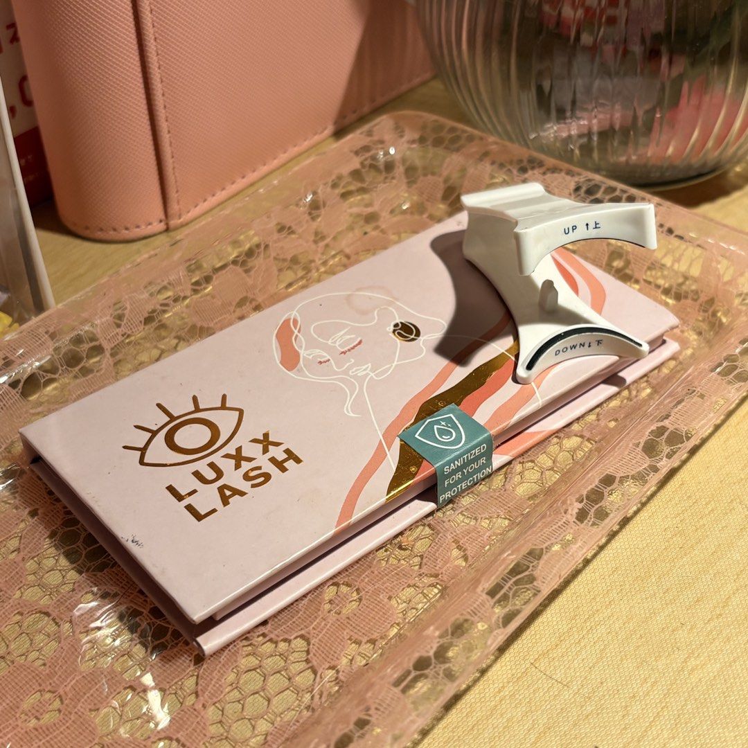 Luxx Magnetic Lash Extensions Paige 12mm (Category: Makeup) located in Antipolo. Submitted by missythings (Listing ID 1448639966, Image 1). Description: Luxx Magnetic Lash Extensions Paige 12mm.
