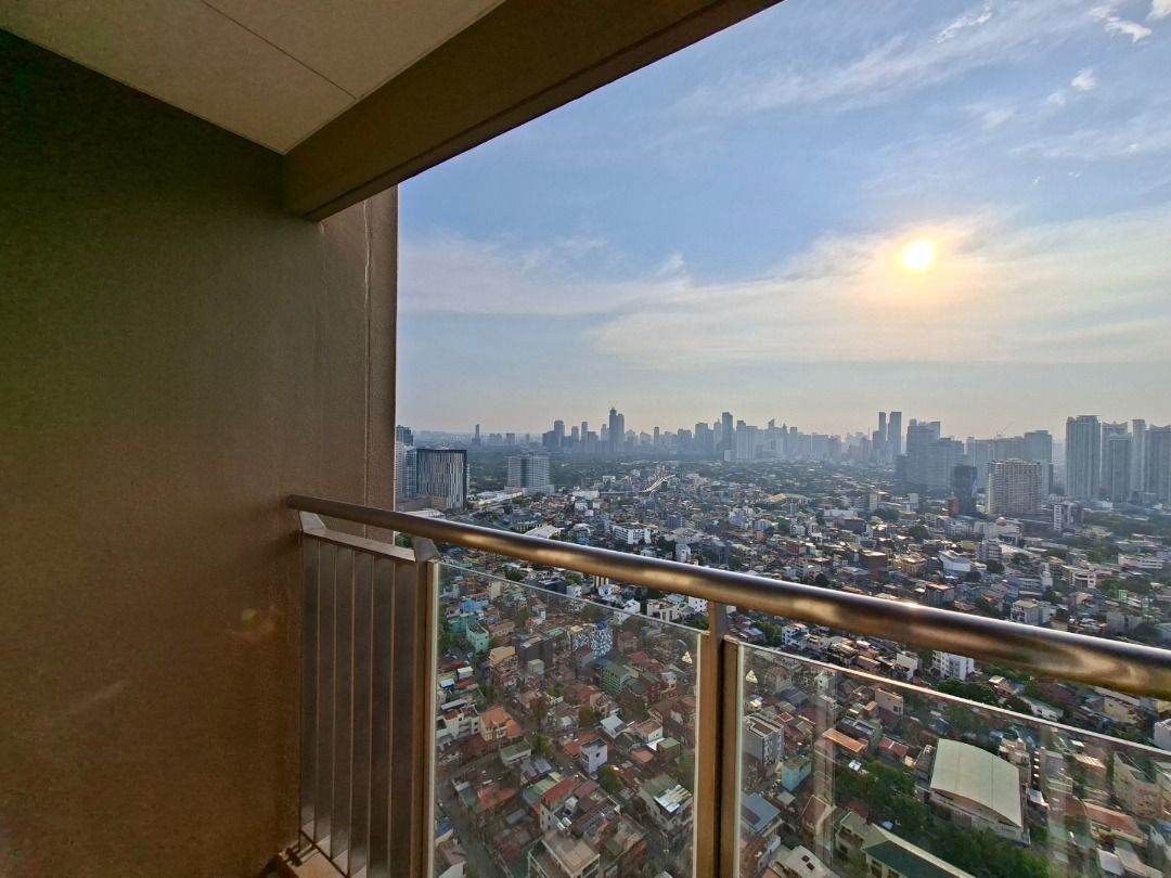 Madison Parkwest (Category: Apartments & Condos) located in Caloocan City. Submitted by cyruss_temporas0713.759 (Listing ID 1448555805, Image 1). Description: 🚨 RUSH SALE – Madison Park West, BGC ✓ 2 Bedroom Unit ✓ 58 sqm ✓ 39th Floor ✓ Bare Unit ✓ Title - Under Developer ✓ Never Been Tenanted 💰 Selling Price: ₱15,000,000 ✔ Inclusive of CGT 📩 Message me for more details and viewing schedule..