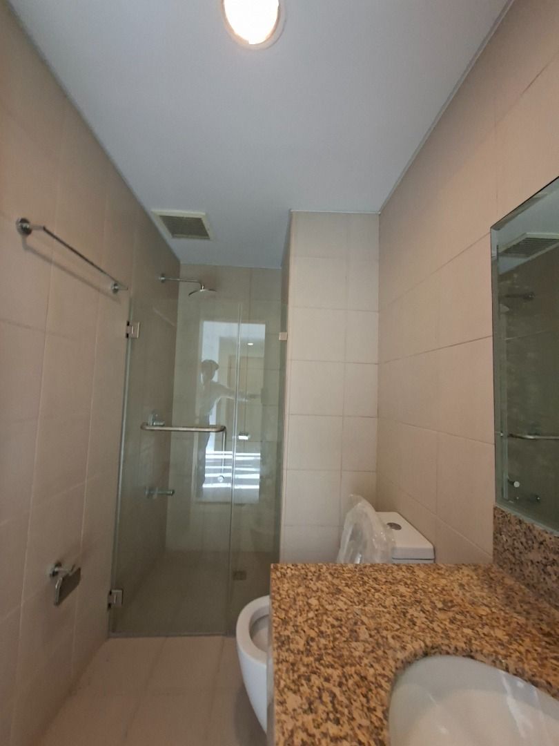 Madison Parkwest (Category: Apartments & Condos) located in Caloocan City. Submitted by cyruss_temporas0713.759 (Listing ID 1448555805, Image 3). Description: 🚨 RUSH SALE – Madison Park West, BGC ✓ 2 Bedroom Unit ✓ 58 sqm ✓ 39th Floor ✓ Bare Unit ✓ Title - Under Developer ✓ Never Been Tenanted 💰 Selling Price: ₱15,000,000 ✔ Inclusive of CGT 📩 Message me for more details and viewing schedule..