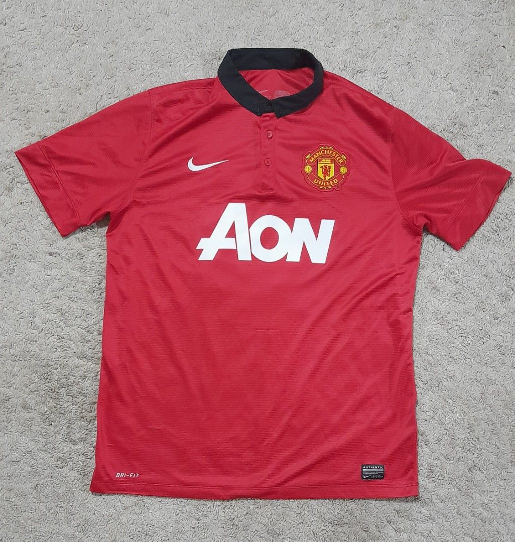 Manchester United 2013-2014 home football jersey made by Nike (Category: Activewear) located in Gurun. Submitted by jerseyseeker (Listing ID 1448532286, Image 1). Description: bismillah details rujuk gambar Manchester United 2013-2014 home football jersey made by Nike conditions padu lagi kecuali ade kesan pulls kecik2 tidak menjejaskan pemakaian (rujuk 2 gambar terakhir) rm 180 siap post semenanjung .