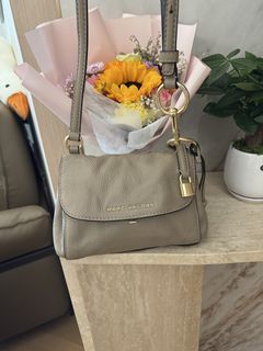 （分類：）位於 。 由 alleshalin20 提交（商品編號 1448568969，圖片 1）。簡介： 。