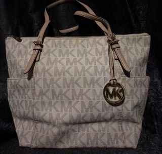 (Category: ) located in . Submitted by kiddypie7542612 (Listing ID 1448683075, Image 1). Description: .