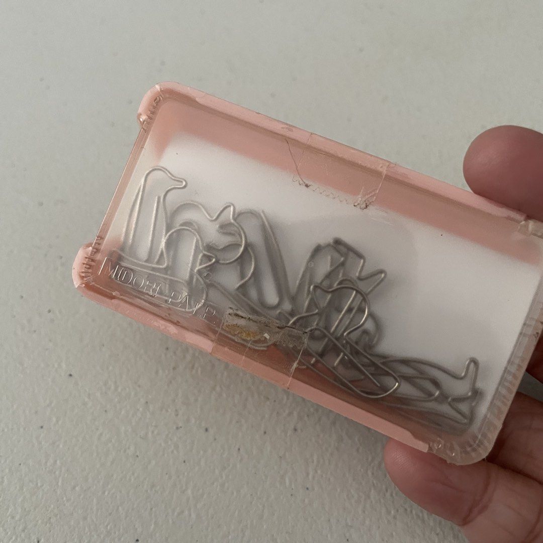 Midori Paperclips (Category: Stationery & School Supplies) located in Butuan. Submitted by paperlueur (Listing ID 1448555701, Image 2). Description: .